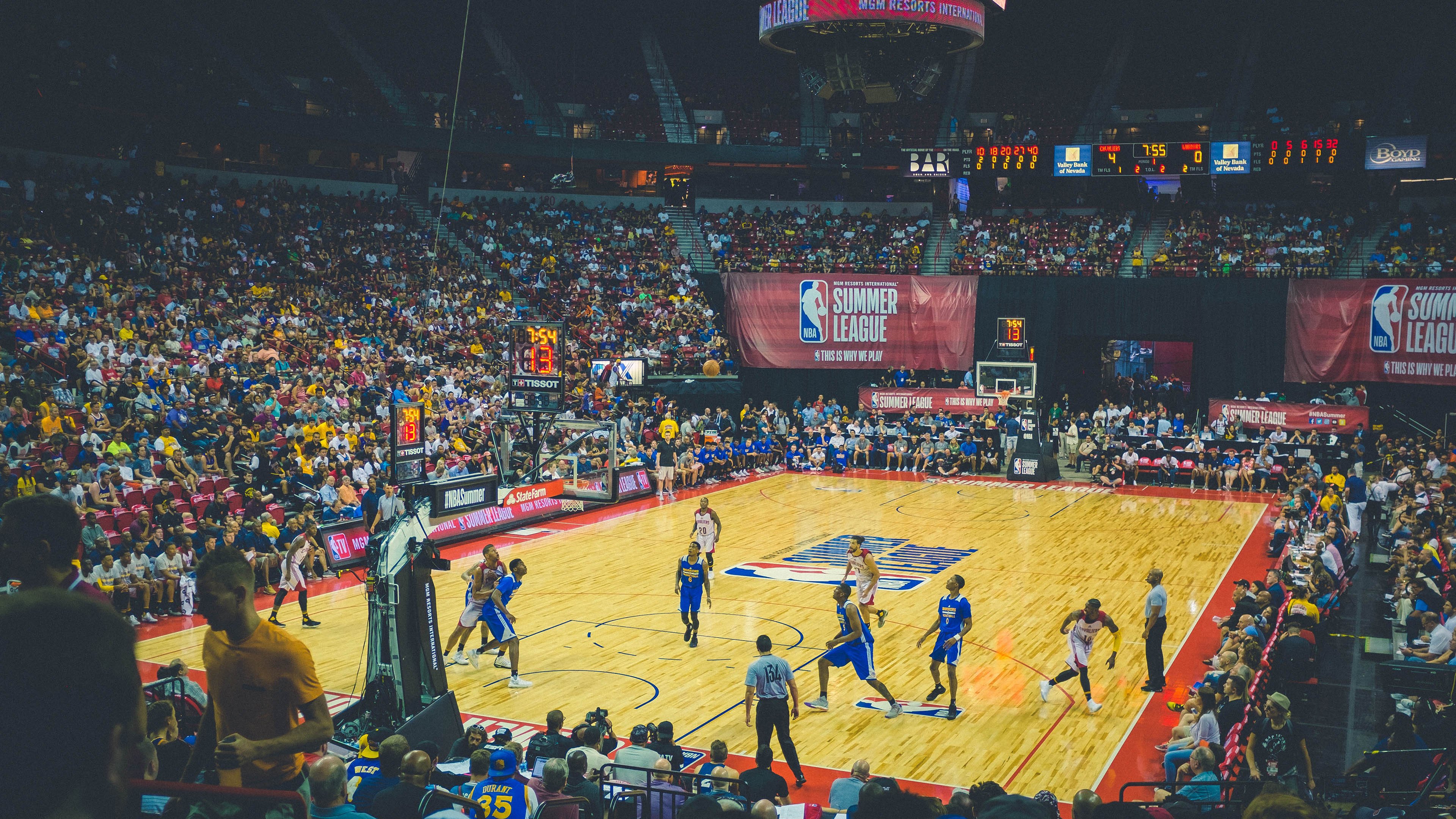 NBA总决赛比分悬殊冲上热搜，悬念终结还是新王朝序幕？|pg电子